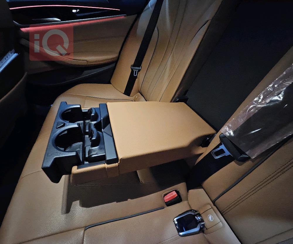 بی ئێم دەبڵیو سیریەس 5